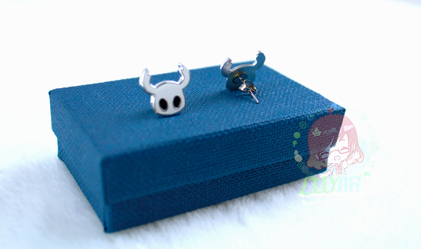 The Knight - Stud earrings Hollow Knight